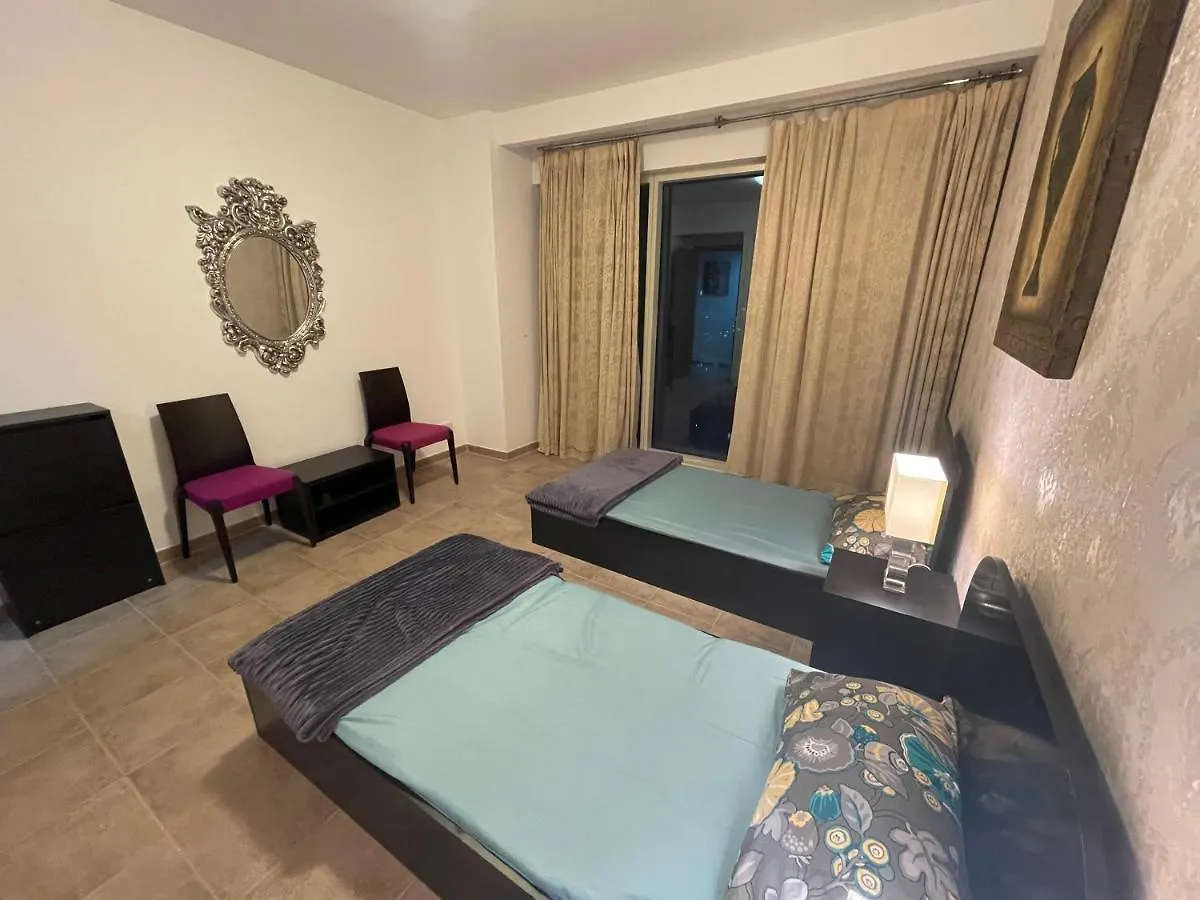 Travelers Backpackers Hostel Dubai