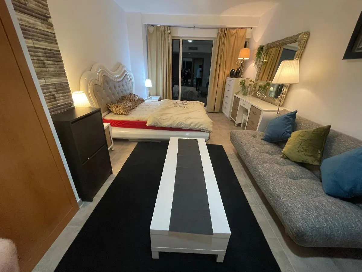 Travelers Backpackers Hostel Dubai